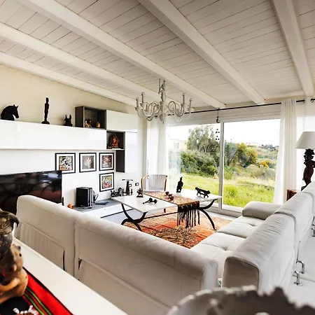 Casa Leandro Villa *